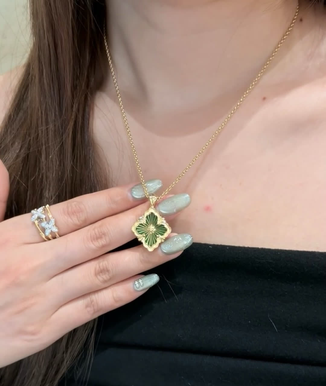 Buccellati Van Cleef & Arpels Vintage Alhambra Gold and Enamel Clover Pendant Necklace
